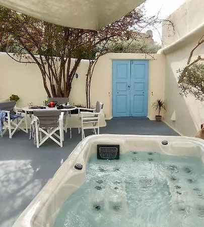 The Cave Complex By A Terre Cave * イア