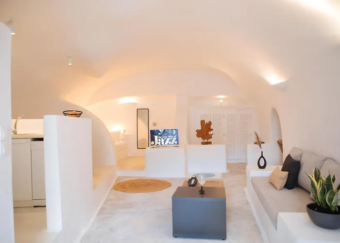 The Cave Complex By A Terre Cave Villa Oia (Santorini)