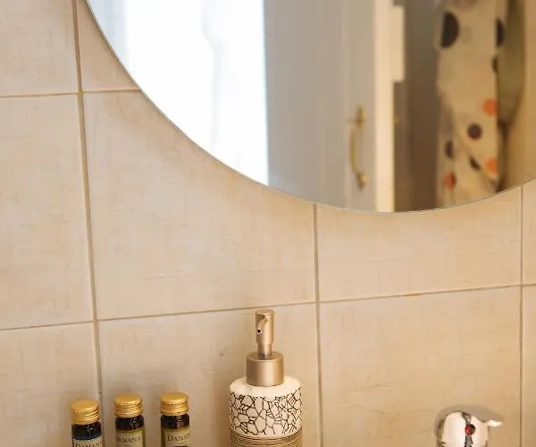 The Cave Complex By A Terre Cave Villa Oia (Santorini)