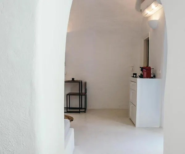 The Cave Complex By A Terre Cave Oia (Santorini)