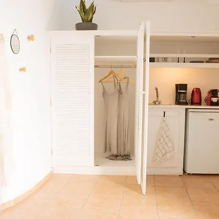 The Cave Complex By A Terre Cave 이아